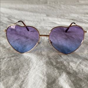 💜 Purple heart-shaped sunglasses